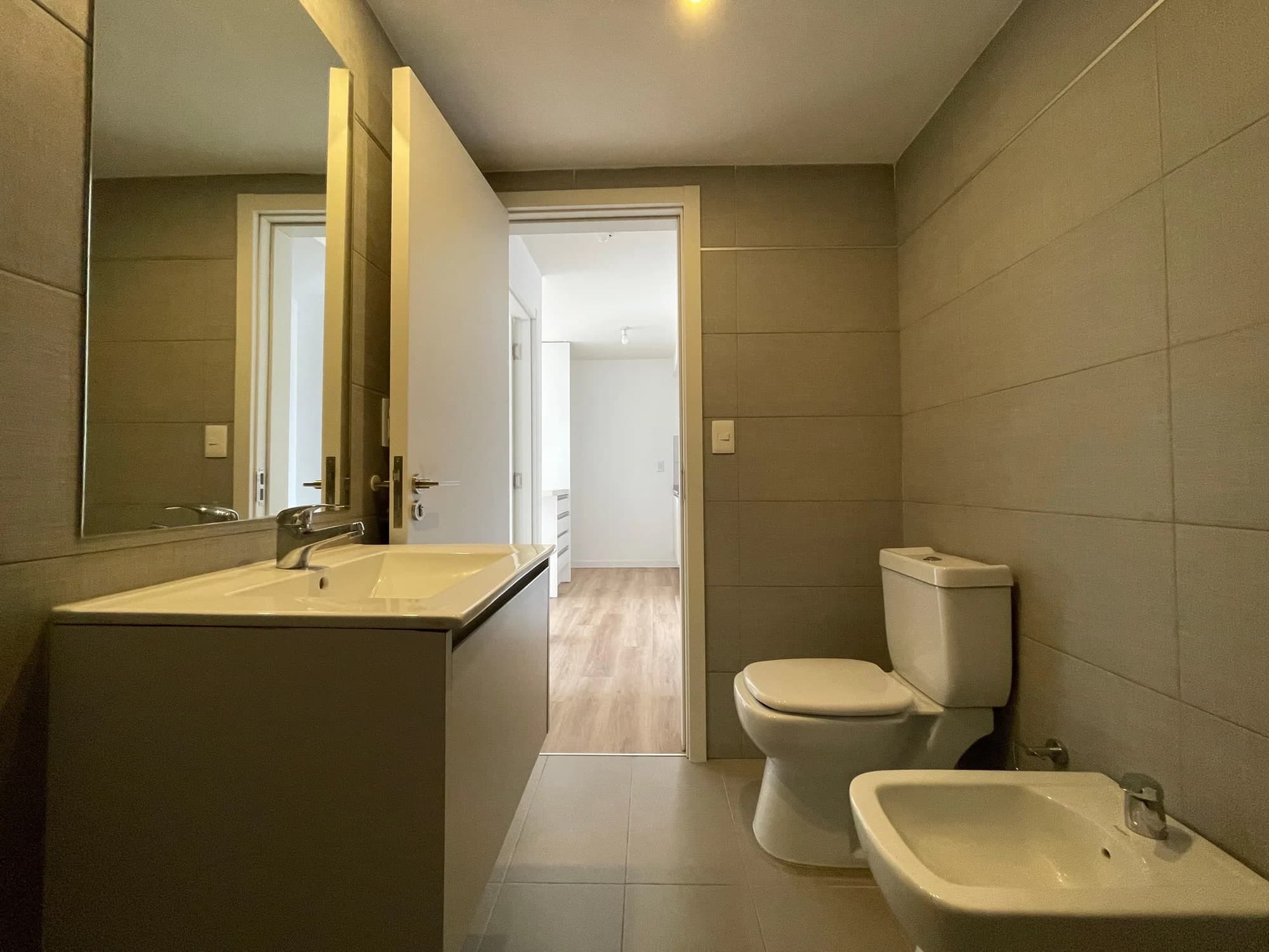 Alquiler luminoso apartamento con blacón de un dormitorio | En piso alto con orientación Norte - Vista 10
